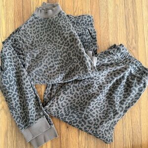 Pistola cheetah sweat set